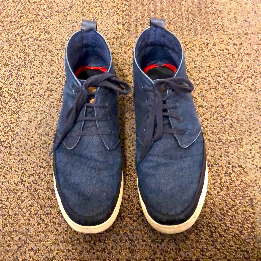 Men’s blue high top shoes